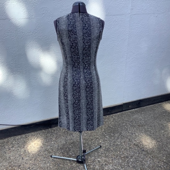 Sleeveless black and white Tahari dress - Picture 2 of 10